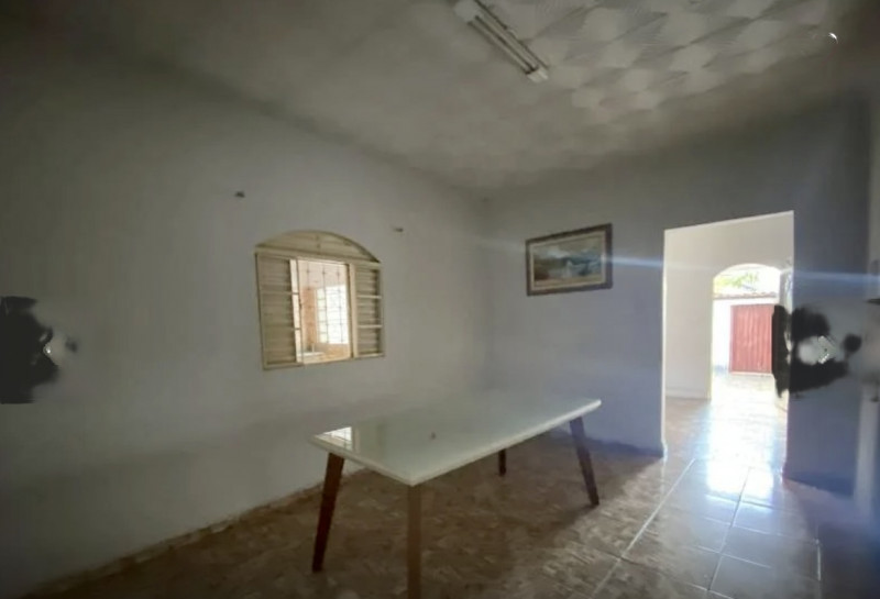 Casa à venda Setor Central com 205m² e 4 quartos por R$ 600.000 - 1144070387-img-1984-transformed.jpeg