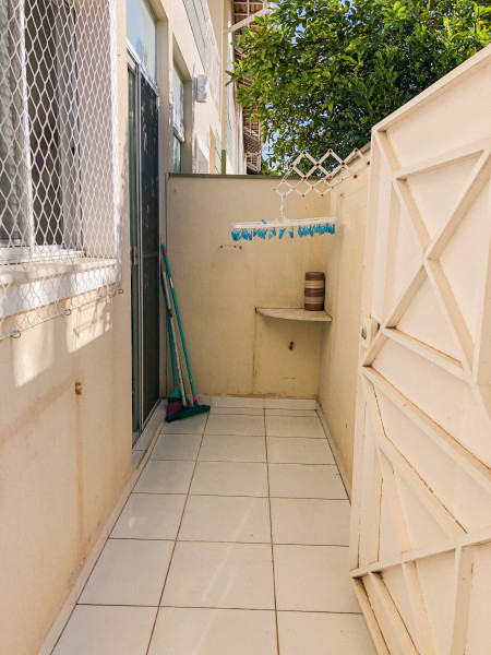 Casa de condomínio à venda Jardim Barbacena com 100m² e 3 quartos por R$ 620.000 - 811206368-15-area-de-servico-externa-2.jpg