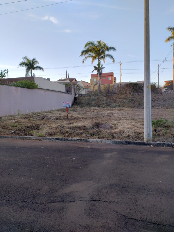 Terreno à venda Centro com 300m² e 1 quarto por R$ 146.000 - 1607467249-img-20230703-171637968-hdr.jpg