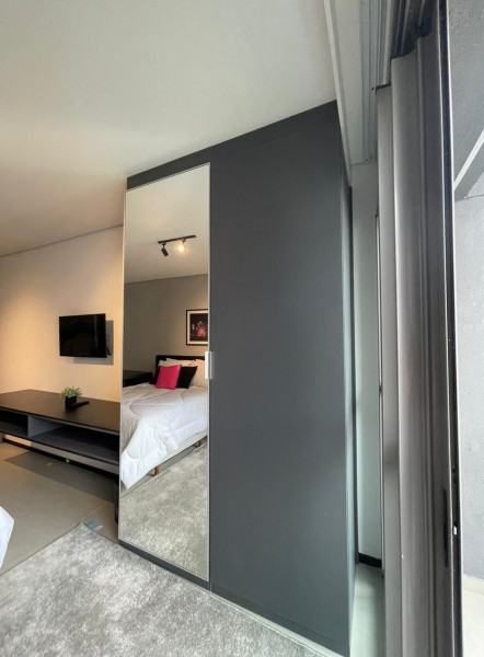Studio à venda Consolação com 33m² e 1 quarto por R$ 550.000 - 454146179-guarda-roupas.jpg