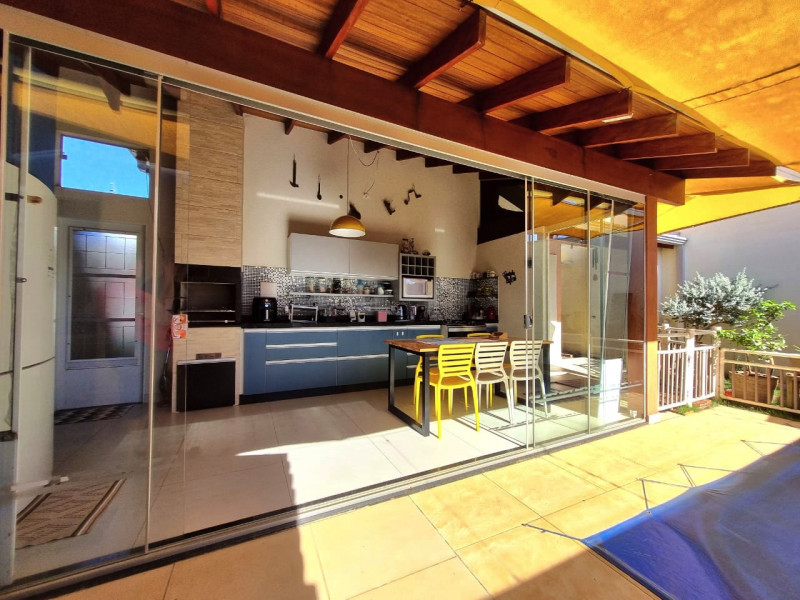 Casa à venda Res. Oliveira com 134m² e 3 quartos por R$ 650.000 - 2042090795-b3426734-321e-4c9a-a115-ac2c220b3161.jpeg
