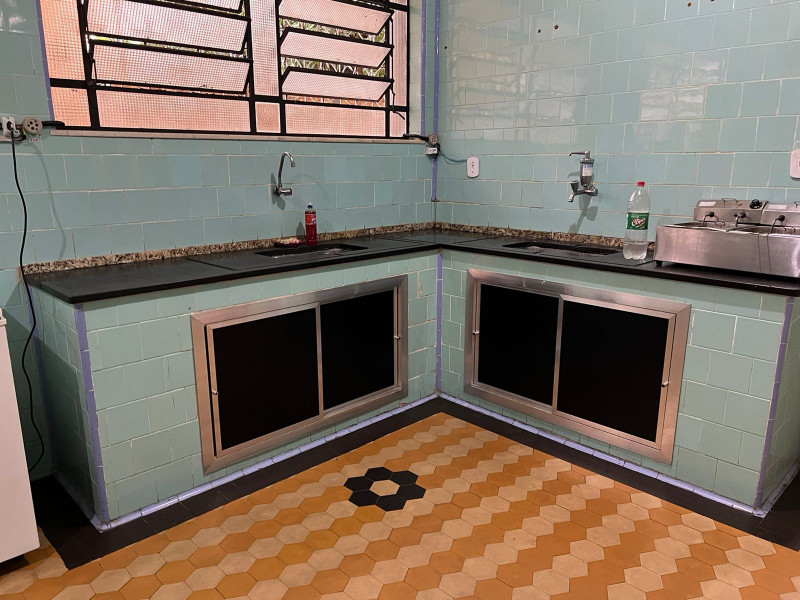 Casa para alugar Penha Circular com 650m² e 12 quartos por R$ 9.000 - 1624136831-17-cozinha-pia.jpeg