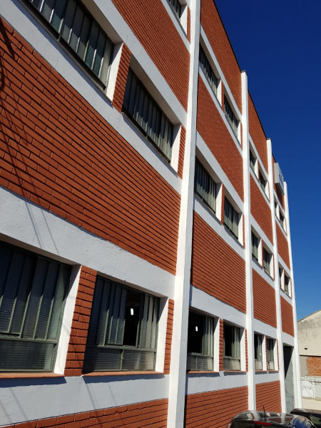 Comercial à venda Parque Industrial com 2200m² e 1 quarto por R$ 4.800.000 - 1062489177-fachada-le-img-20210216-wa0009.jpg