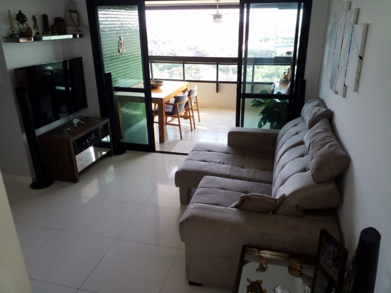 Apartamento à venda Paralela com 84m² e 2 quartos por R$ 860.000 - 1698565336-sala-e-varanda-01.jpeg