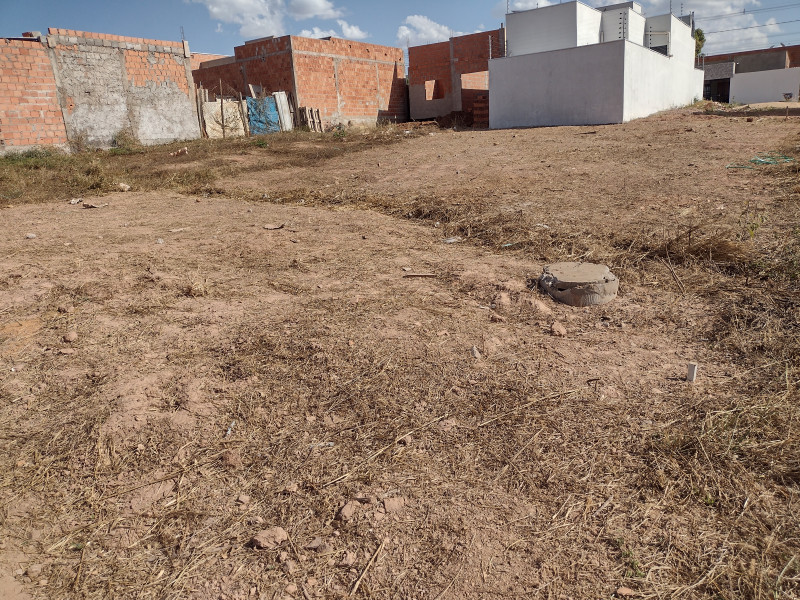 Terreno à venda Parque dos Lírios com 201m² e 1 quarto por R$ 18.000 - 2018129797-img-20230730-142201362-hdr.jpg