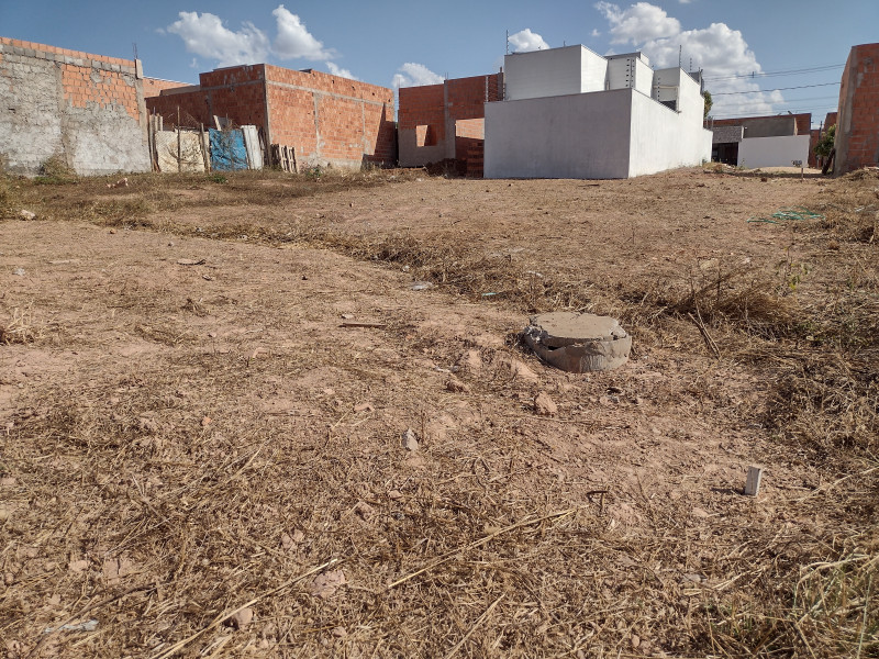 Terreno à venda Parque dos Lírios com 201m² e 1 quarto por R$ 18.000 - 468657597-img-20230730-142153495-hdr.jpg