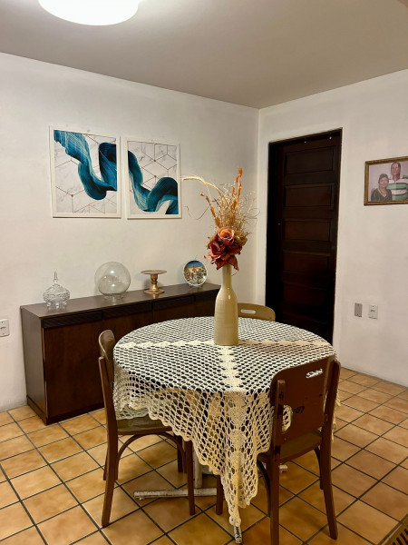 Casa à venda Petrópolis com 520m² e 17 quartos por R$ 850.000 - 995552207-ed51845c-561b-4fe8-958a-d51634f2b08b.jpeg