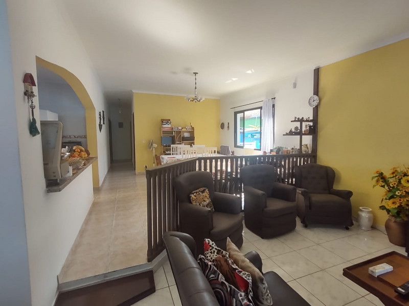 Casa à venda Centro com 390m² e 4 quartos por R$ 850.000 - 1805491716-foto-17.jpg