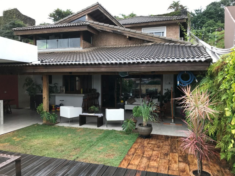 Casa à venda Parque dos Príncipes com 629m² e 4 quartos por R$ 1.975.000 - varanda-frontal.jpg