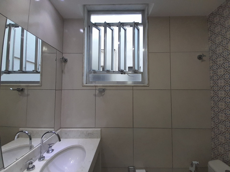 Apartamento à venda Barra da Tijuca com 44m² e 1 quarto por R$ 310.000 - 155057144-42-banheiro.jpg