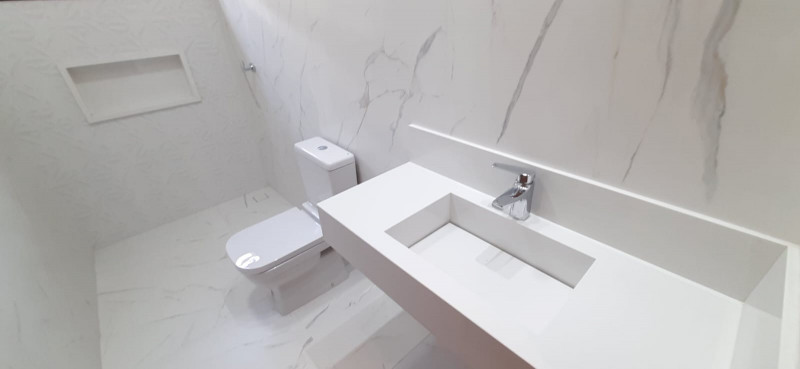 Casa de condomínio à venda Cézar de Souza com 146m² e 3 quartos por R$ 1.390.000 - 1576704321-foto-banheiro-suite-casa-terrea-3-dormitorios-1-suites-146m-alto-padrao-condominio-fechado-mogi-das-cruzes-sp.jpg