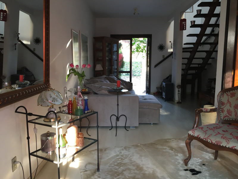 Casa de condomínio à venda Campestre com 117m² e 3 quartos por R$ 570.000 - 1244829865-sala-vista-porta-de-entrada.jpg