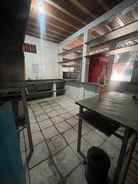 Comercial para alugar Santa Maria com 660m² e 1 quarto por R$ 2.500 - 1882374071-fotos-quadra-26072023-15.jpeg