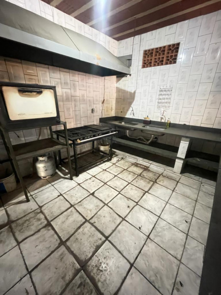 Comercial para alugar Santa Maria com 660m² e 1 quarto por R$ 2.500 - 206336919-fotos-quadra-26072023-18.jpeg