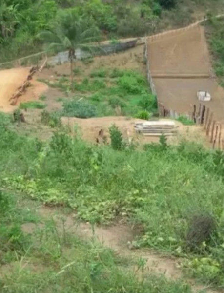 Terreno à venda São Cristóvão com 1100m² e 1 quarto por R$ 69.000 - 1730927320-1000048063.jpg