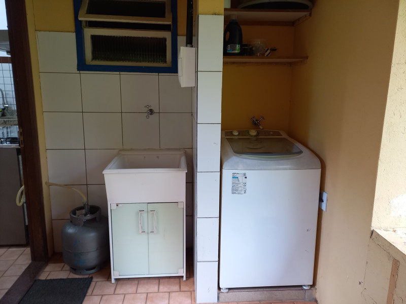 Sítio à venda Centro com 115000m² e 16 quartos por R$ 2.900.000 - 17-area-de-servico.jpg