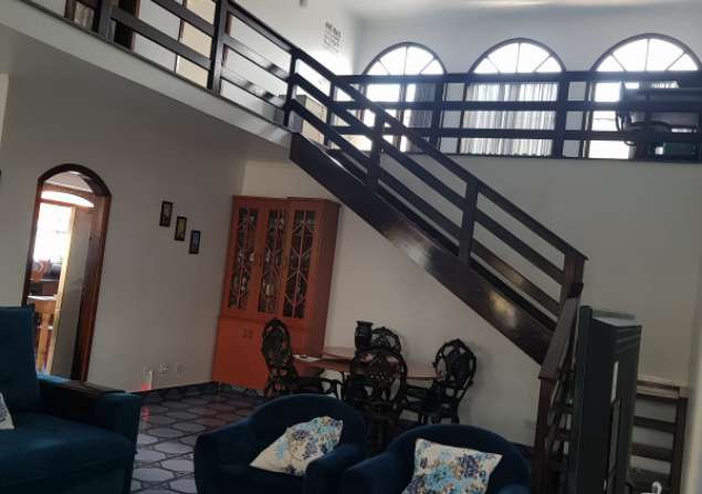 imóvel com 390m²