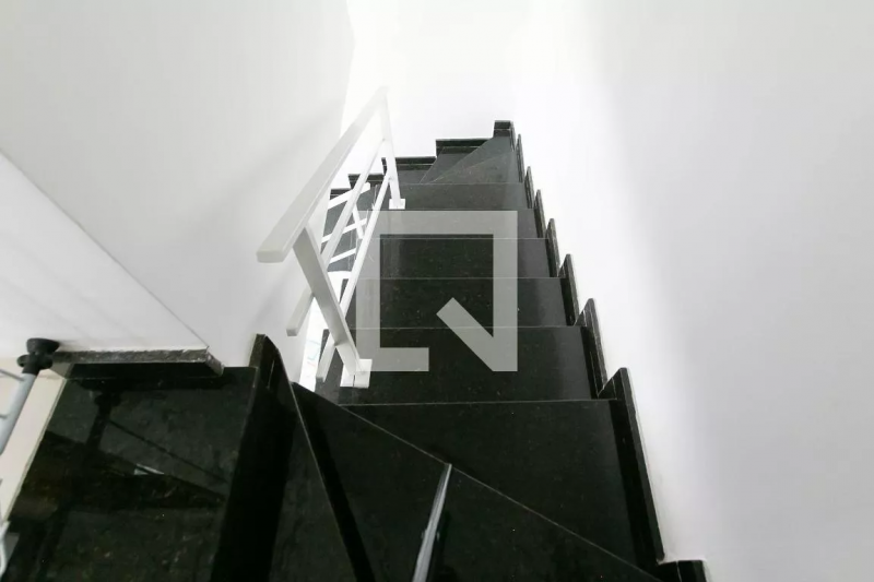 Casa de condomínio à venda Vl. Progresso (Zona Leste) com 65m² e 2 quartos por R$ 290.000 - 1825933378-escada-1.PNG