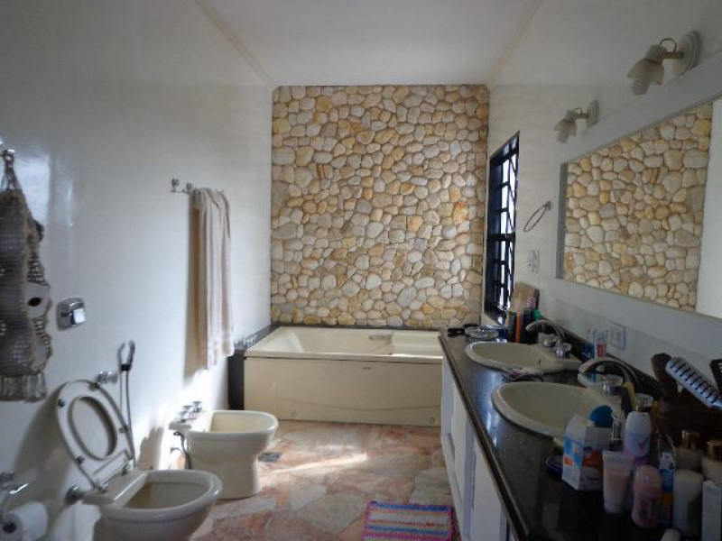 Casa à venda Centro com 382m² e 3 quartos por R$ 1.100 - 1552651936-dd06e1de-8928-49ce-a9b5-32740a964479.jpeg