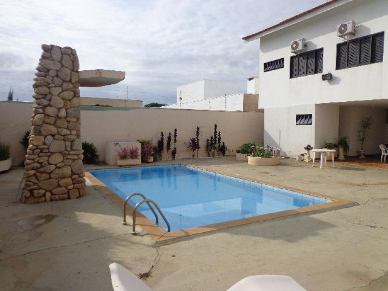 Casa à venda Centro com 382m² e 3 quartos por R$ 1.100 - 1597659142-2c79256c-5e60-45f1-9e02-0af2be863bba.jpeg