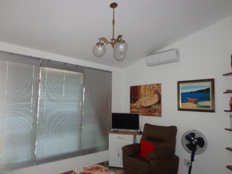 Casa à venda Centro com 382m² e 3 quartos por R$ 1.100 - 1638766666-ea563fe4-812b-4d5c-ac1e-87f2fe6f6886.jpeg