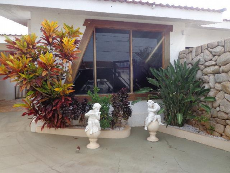 Casa à venda Centro com 382m² e 3 quartos por R$ 1.100 - 1993752682-50624f24-05d7-4937-9879-a89924e1c720.jpeg