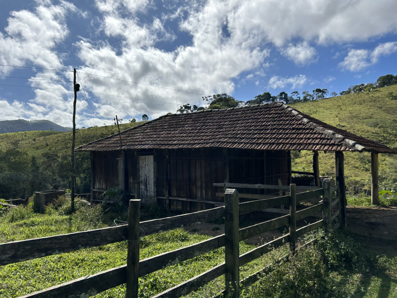 Fazenda à venda Centro com 1940000m² e 3 quartos por R$ 7.900.000 - 166831542-img-5867.JPG