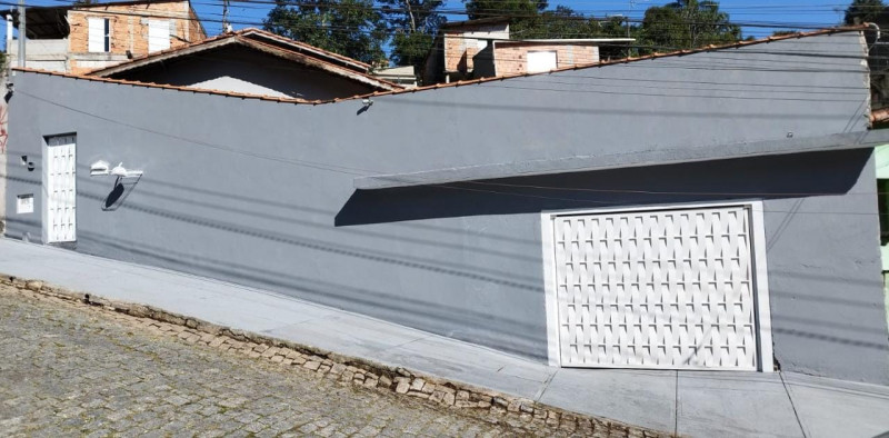 Casa à venda Suíssa com 213m² e 3 quartos por R$ 600.000 - 1016838071-fachada.jpg