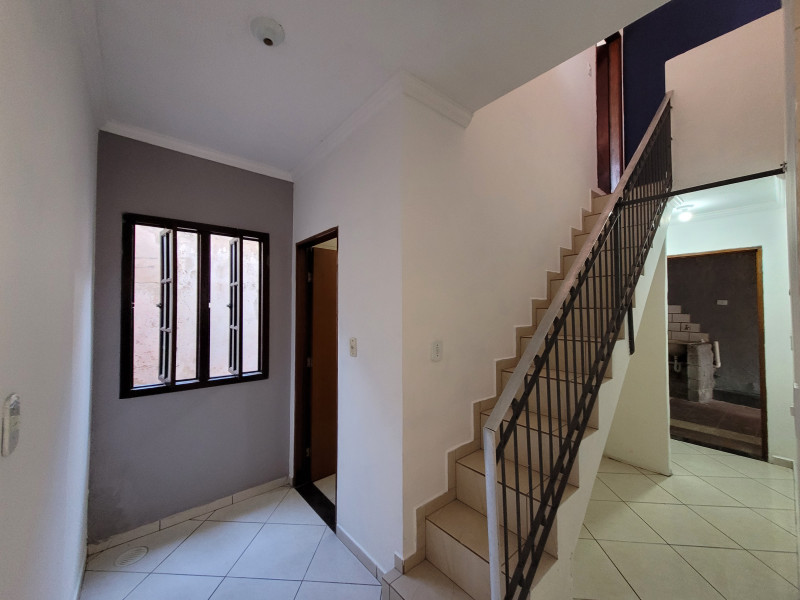 Casa à venda Suíssa com 213m² e 3 quartos por R$ 600.000 - 1046674046-hall.jpg