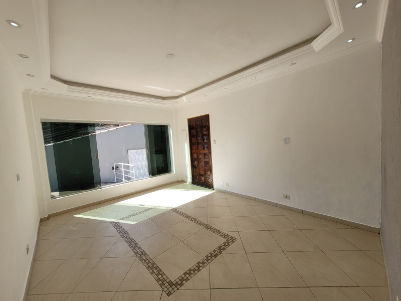 Casa à venda Suíssa com 213m² e 3 quartos por R$ 600.000 - 1291563966-sala6.jpg