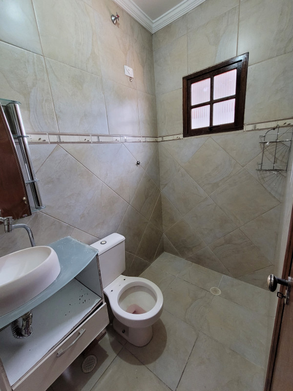 Casa à venda Suíssa com 213m² e 3 quartos por R$ 600.000 - 1541160221-wc-suite.jpg
