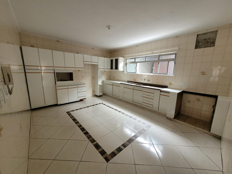 Casa à venda Suíssa com 213m² e 3 quartos por R$ 600.000 - 2064348848-cozinha-armarios.jpg