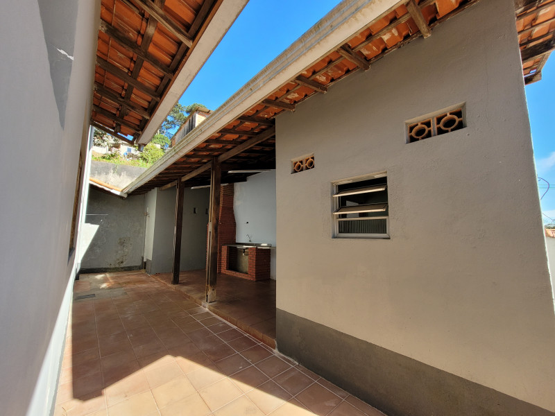 Casa à venda Suíssa com 213m² e 3 quartos por R$ 600.000 - 447300176-area-edicula.jpg