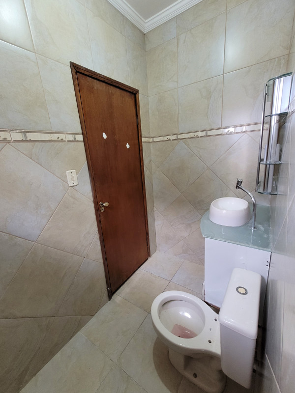 Casa à venda Suíssa com 213m² e 3 quartos por R$ 600.000 - 49922987-wc-suite.jpg