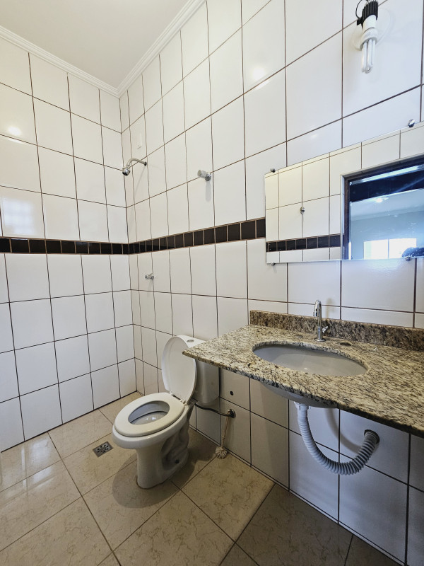 Casa à venda Jardim Nova Europa com 220m² e 4 quartos por R$ 730.000 - 1865176634-lavabo.jpg