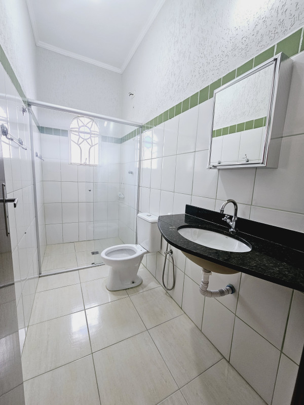 Casa à venda Jardim Nova Europa com 220m² e 4 quartos por R$ 730.000 - 241232208-banheiro-1.jpg