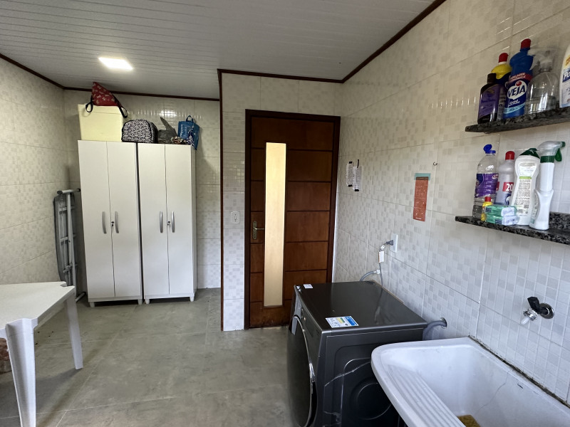 Casa à venda Parque do Ingá com 1700m² e 3 quartos por R$ 995.000 - 192825716-img-3413.jpg