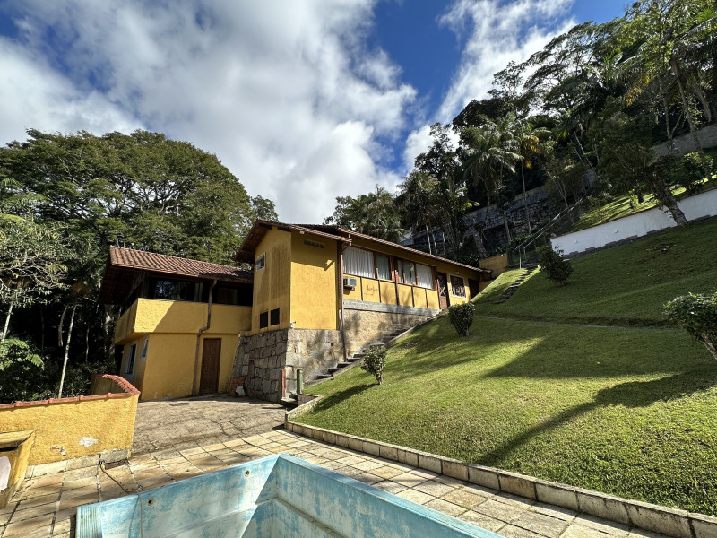 Casa à venda Parque do Ingá com 1700m² e 3 quartos por R$ 995.000 - 2108877995-img-3419.jpg