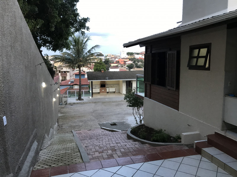 Casa à venda Jardim Riacho das Pedras com 181m² e 3 quartos por R$ 1.590.000 - 1042172178-9fcfe3f2-394a-4ad2-b3d4-a37caf63c239.jpeg