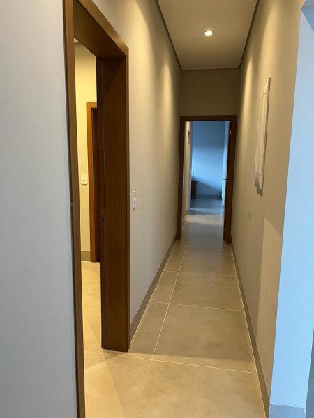 Casa de condomínio à venda Distrito de Bonfim Paulista com 315m² e 3 quartos por R$ 1.200.000 - 300339175-corredor-acesso-quartos.jpeg