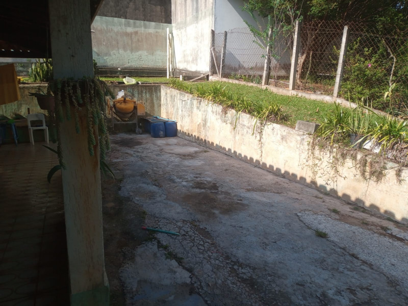 Chácara à venda Vilas de Jundiaí com 1560m² e 2 quartos por R$ 580.000 - 1881996043-garagem.jpg