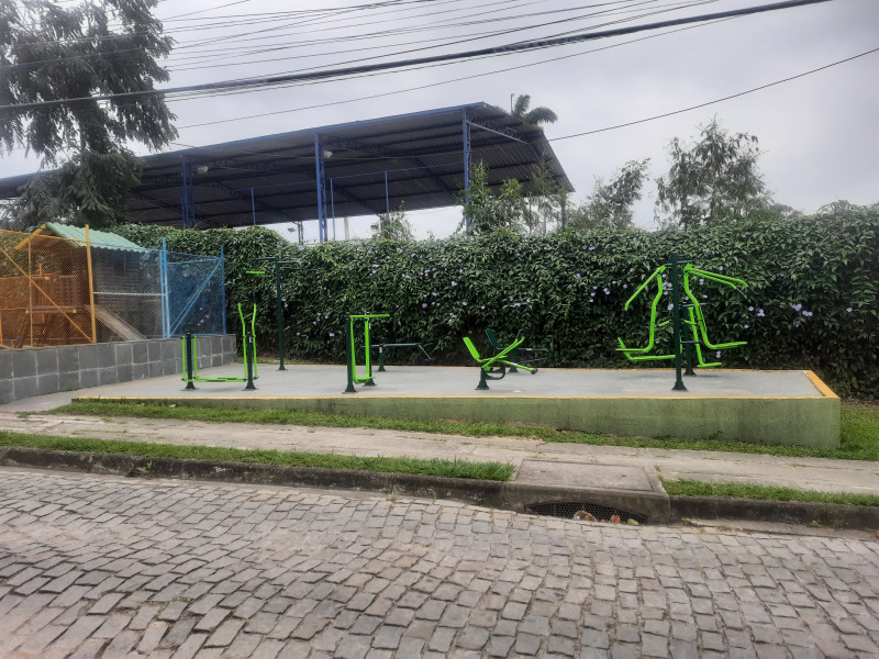 Casa de condomínio à venda Amendoeira com 170m² e 3 quartos por R$ 350.000 - 1308805761-4-aparelhos-de-musculacao.jpg