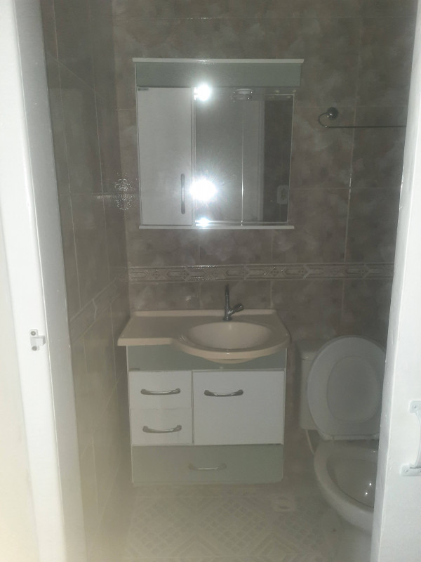 Casa de condomínio à venda Amendoeira com 170m² e 3 quartos por R$ 350.000 - 1418037972-wc-superior.jpg