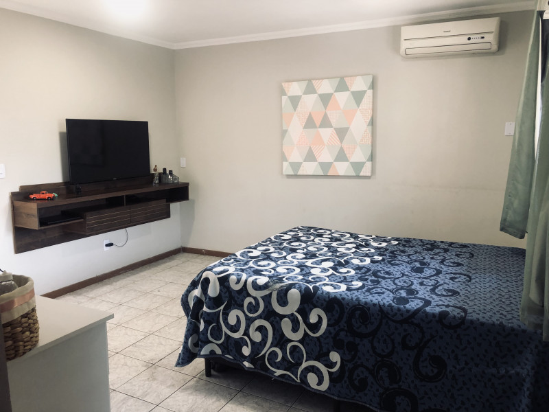 Casa à venda Bangu com 300m² e 3 quartos por R$ 299.000 - 807561648-img-2098.jpeg