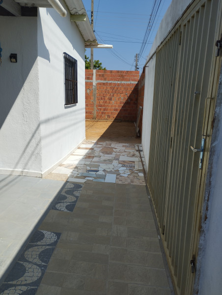 Casa à venda Centro com 250m² e 3 quartos por R$ 134.000 - 1383123254-img-20230831-093504.jpg