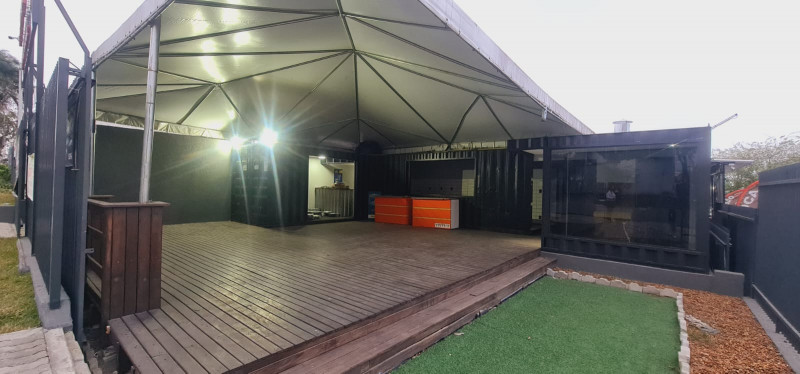 Comercial para alugar Novo Mundo com 148m² e 1 quarto por R$ 5.990 - 1314131094-entrada-principal-2.jpg