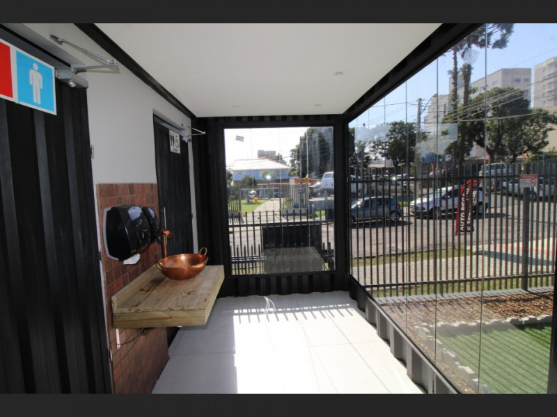 Comercial para alugar Novo Mundo com 148m² e 1 quarto por R$ 5.990 - 1466165676-hall-banheiros-1.jpg