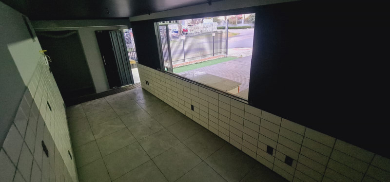 Comercial para alugar Novo Mundo com 148m² e 1 quarto por R$ 5.990 - 2127611123-interna-container-20m2-4.jpg