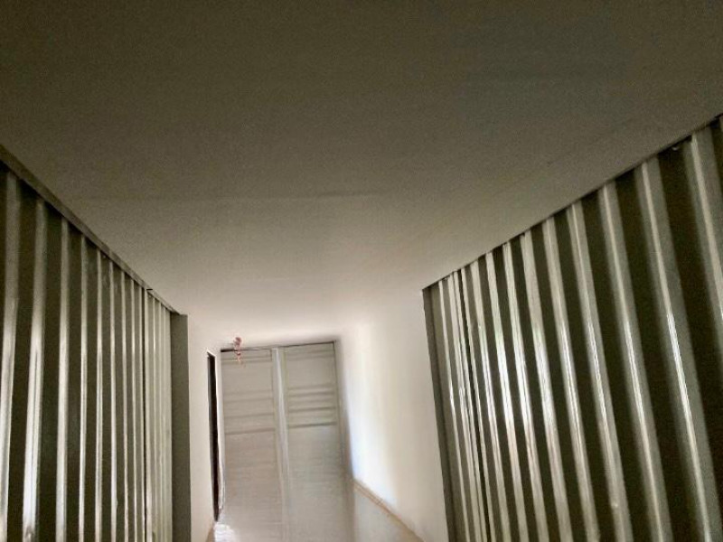 Comercial para alugar Novo Mundo com 148m² e 1 quarto por R$ 5.990 - 318358454-interna-container-30m2-3.jpg