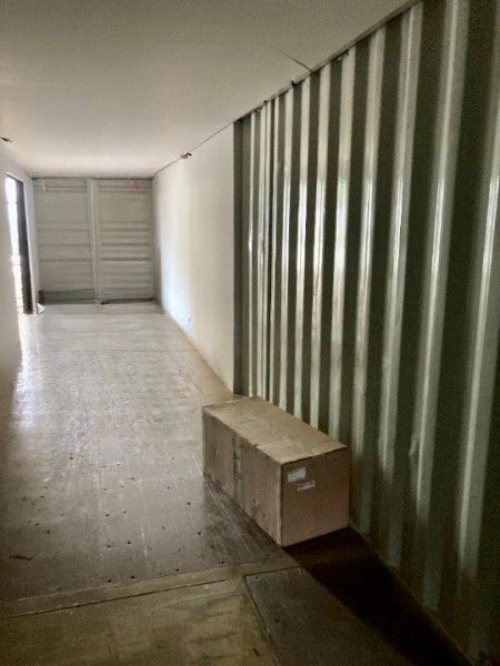 Comercial para alugar Novo Mundo com 148m² e 1 quarto por R$ 5.990 - 47498298-interna-container-30m2-2.jpg